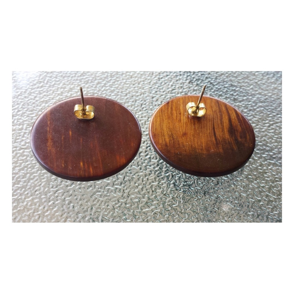Vintage Natural Wood Grain Round Button Pierced MOD Boho Earrings - Picture 2 of 3